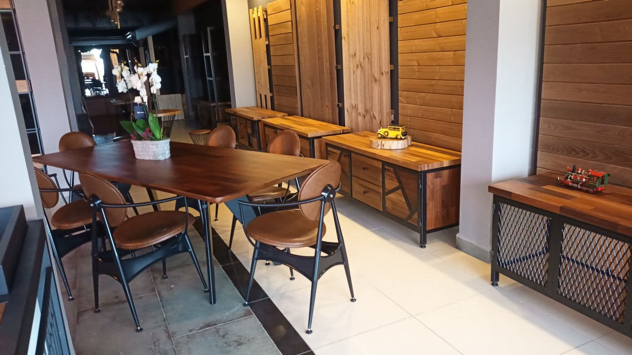 Çavuşbaşı Showroom